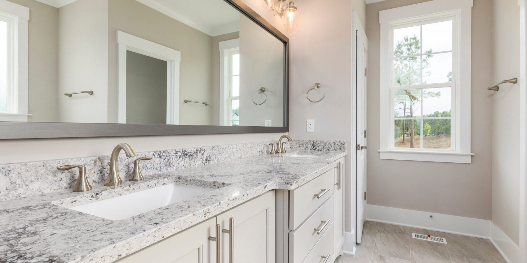 bathroom reno banner stock